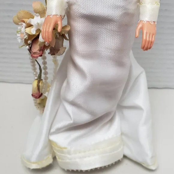 Bride Doll - Picture 8 of 13